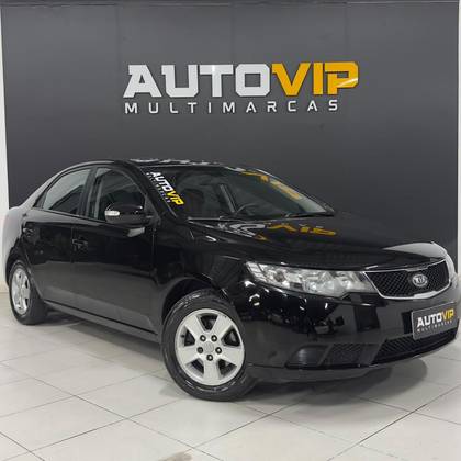 KIA CERATO 1.6 E.213 SEDAN 16V GASOLINA 4P MANUAL KIA CERATO 1.6 E.213 SEDAN 16V GASOLINA 4P MANUAL